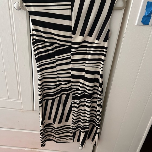 AB Studio Women's Zebra Stripe Mini Dress, Cap Sleeves w/ Zipper Back, Tailored - Picture 4 of 8